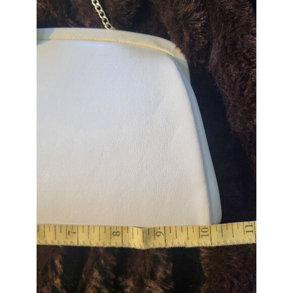Classic Vintage 60s Whte Hinged Clutch Mod GoGo Bridal Handbag With Chain - Picture 11 of 15